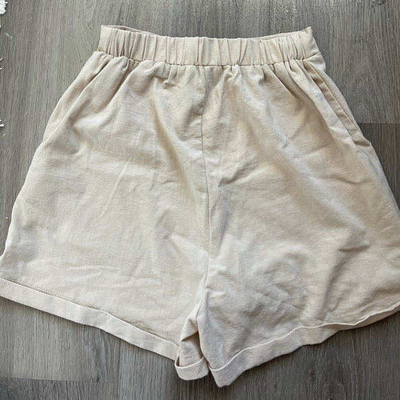 Princess Polly Alexander linen shorts - Picture 2 of 2